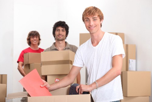 Secure local self storage options for homes and businesses in Welling
